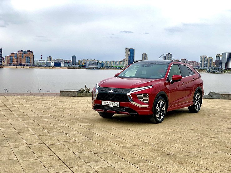 Красное и Белое: первый тест-драйв нового Mitsubishi Eclipse Cross