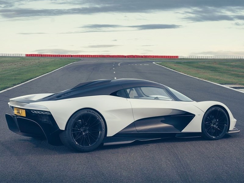 Аston Martin Valhalla превратится в Mercedes