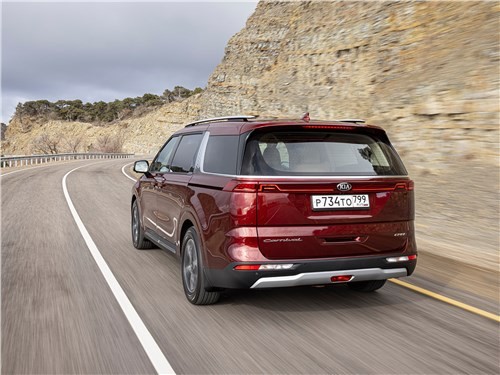 Kia Carnival - идеал сухопутного шаттла 3 Kia Carnival - идеал сухопутного шаттла