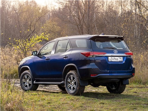 Toyota Fortuner - японский УАЗ