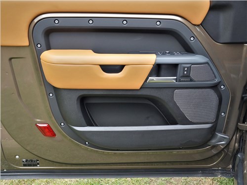 Тест-драйв Land Rover Defender 90 (поколение III) - &laquo;Защитник вольности и прав&raquo;
