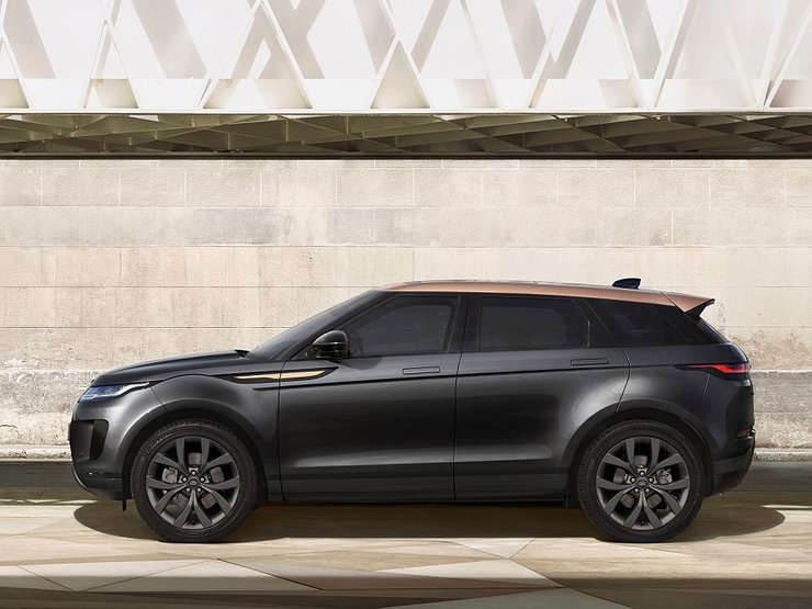 В Россию привезли уникальный «бронзовый» Range Rover Evoque