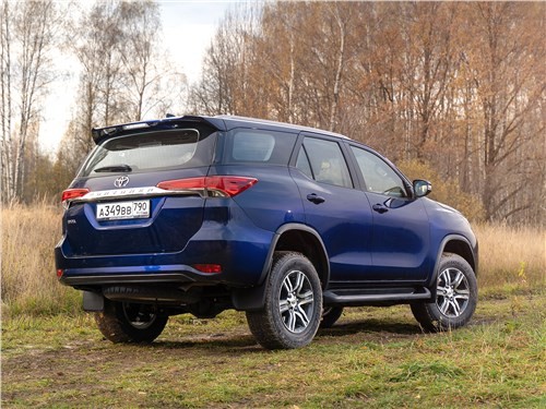 Toyota Fortuner - японский УАЗ