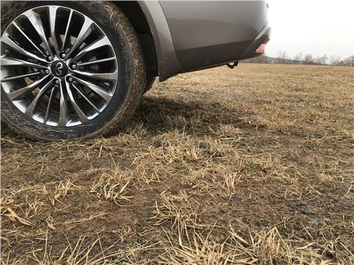Infiniti QX80: роскошные танки!