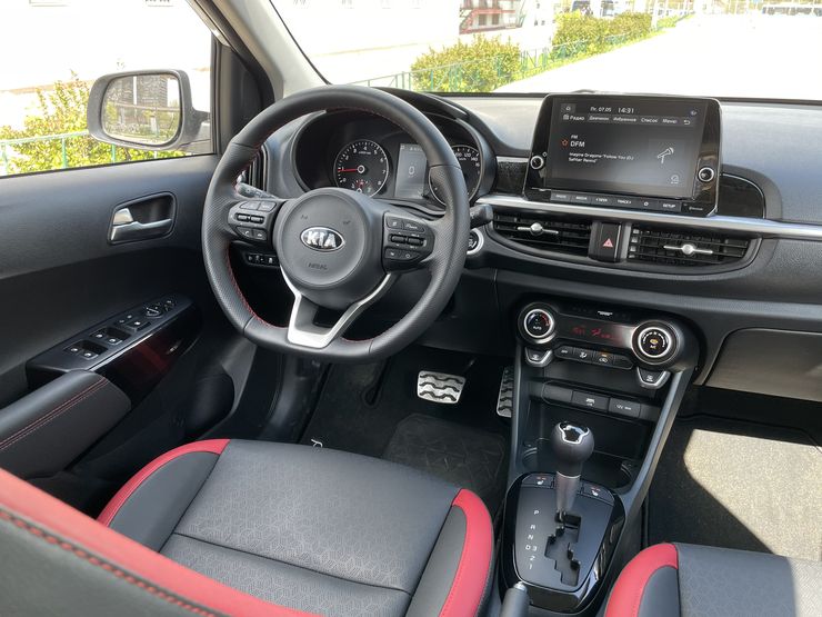 Между нами, девочками: тест-драйв обновленной Kia Picanto