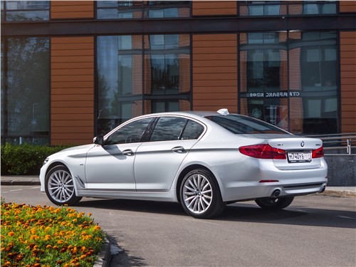 Тест-драйв BMW 5 series (поколение F12) - Красная угроза 3 Тест-драйв BMW 5 series (поколение F12) - Красная угроза