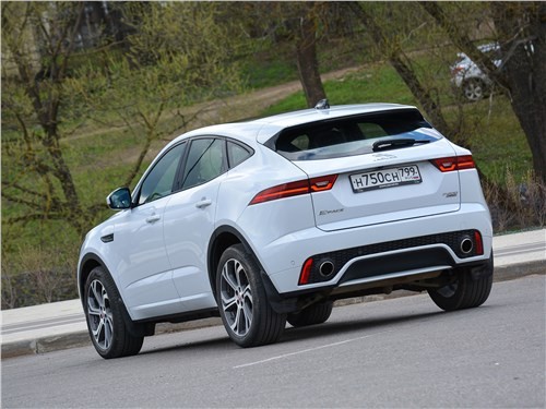 Jaguar E-Pace - почему про него забывают?