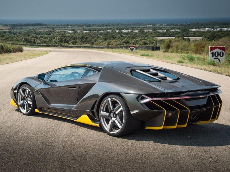 Мужчина захотел Lamborghini и понадеялся на Господа
