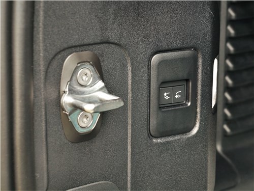 Тест-драйв Land Rover Defender 90 (поколение III) - &laquo;Защитник вольности и прав&raquo;
