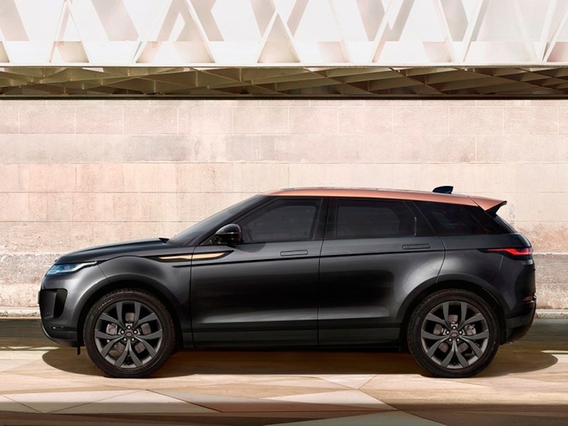 В Россию приехал бронзовый Range Rover Evoque 1 В Россию приехал бронзовый Range Rover Evoque