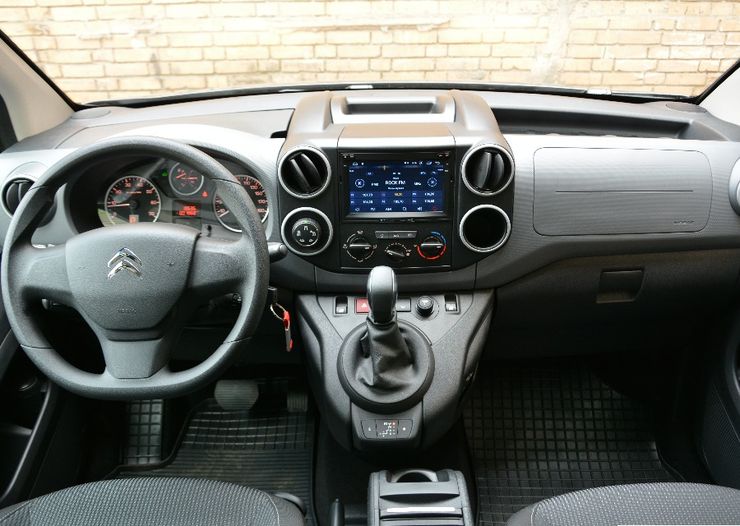 Тест-драйв Citroёn Berlingo Multispace: &laquo;умный&raquo; компактвэн для семьи