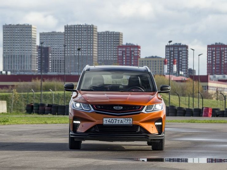 Почему кроссоверы Geely бьют в России рекорды продаж