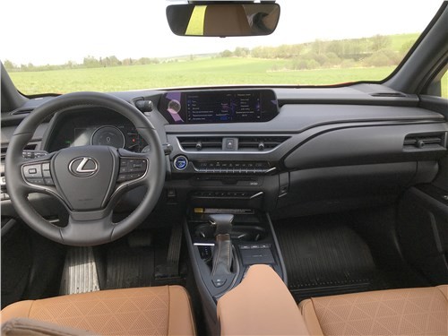 Тест-драйв Lexus UX (поколение I) - Сила гибрида