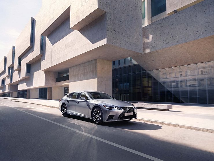 Ставший роскошнее Lexus LS доехал до России 1 Ставший роскошнее Lexus LS доехал до России