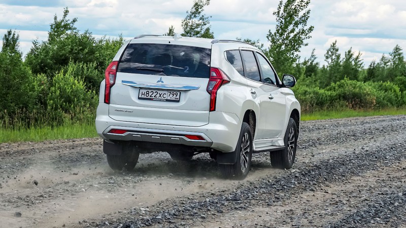 Примеряем статус флагмана обновлённому Mitsubishi Pajero Sport 12 Примеряем статус флагмана обновлённому Mitsubishi Pajero Sport