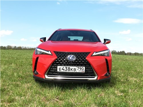Тест-драйв Lexus UX (поколение I) — Сила гибрида
