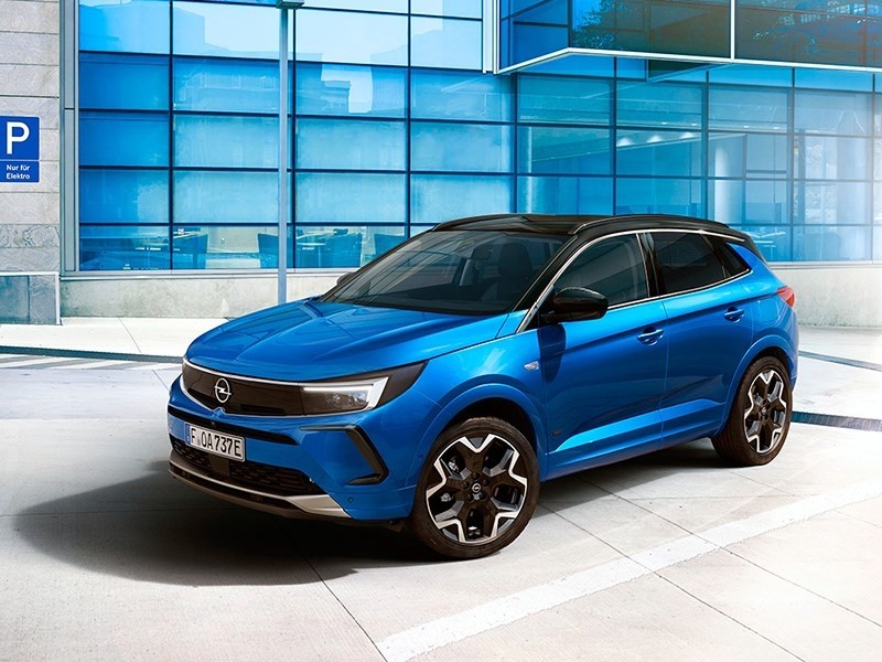Opel обновил кроссовер Grandland
