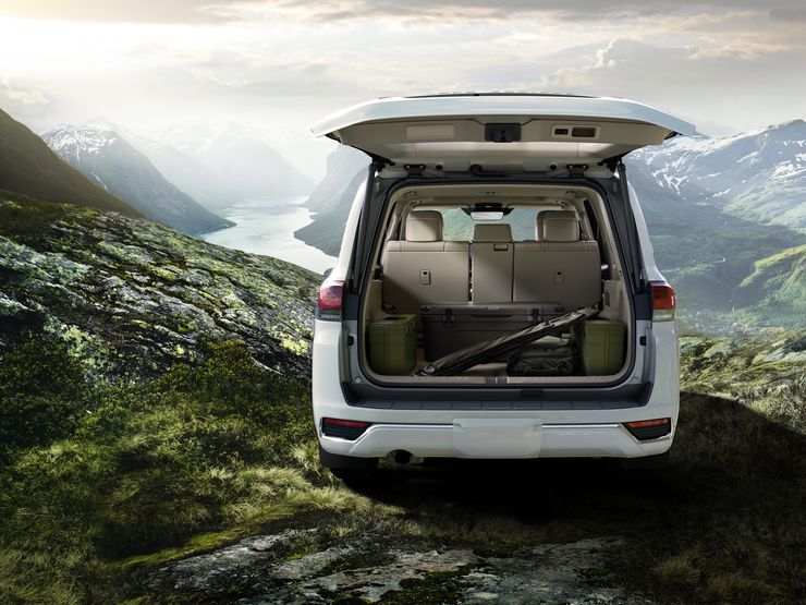 Все о новейшем Toyota Land Cruiser 300 для России