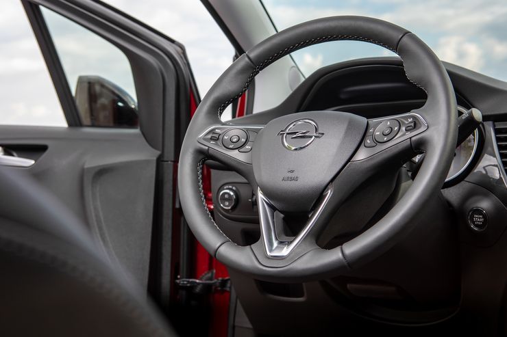Чем меньше, тем больше: первый тест-драйв нового кроссовера Opel Crossland