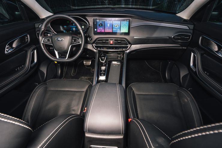 Maserati по-китайски: первый тест-драйв нового кроссовера JAC S7 3 Maserati по-китайски: первый тест-драйв нового кроссовера JAC S7
