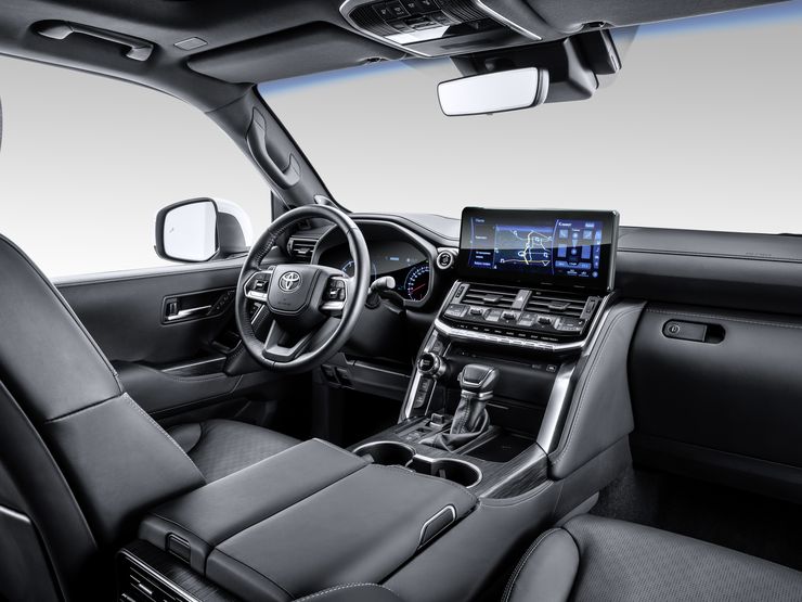 Все о новейшем Toyota Land Cruiser 300 для России
