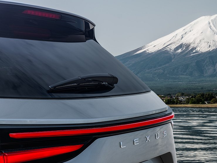 Названа дата премьеры кроссовера Lexus NX нового поколения