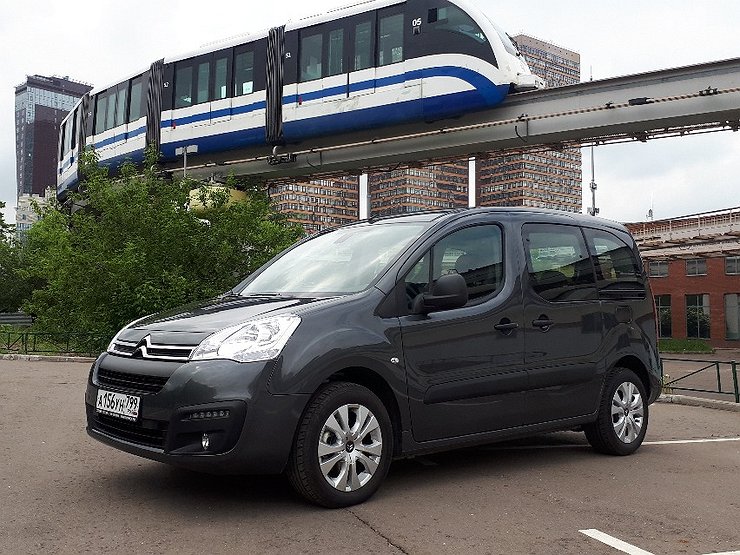 Тест-драйв Citroёn Berlingo Multispace: «умный» компактвэн для семьи