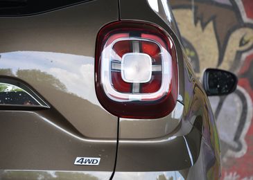 Битва реинкарнаций: сравнительный тест LADA Niva Travel и Renault Duster