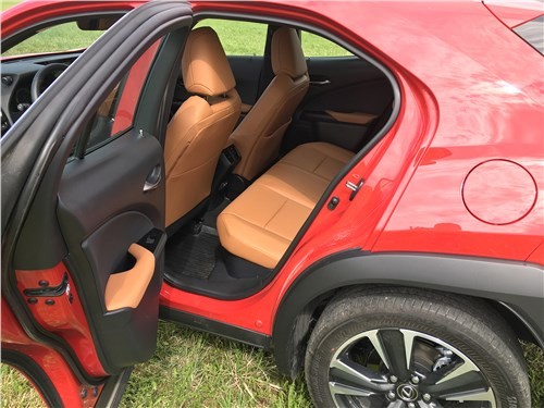 Тест-драйв Lexus UX (поколение I) - Сила гибрида