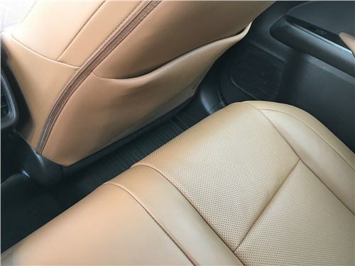 Тест-драйв Lexus UX (поколение I) - Сила гибрида