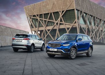 Geely показала фото и раскрыла комплектации новейшего кроссовера Atlas Pro