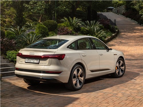 Тест-драйв Audi e-tron (поколение I) - Оптическая революция от Audi e-tron Sportback 