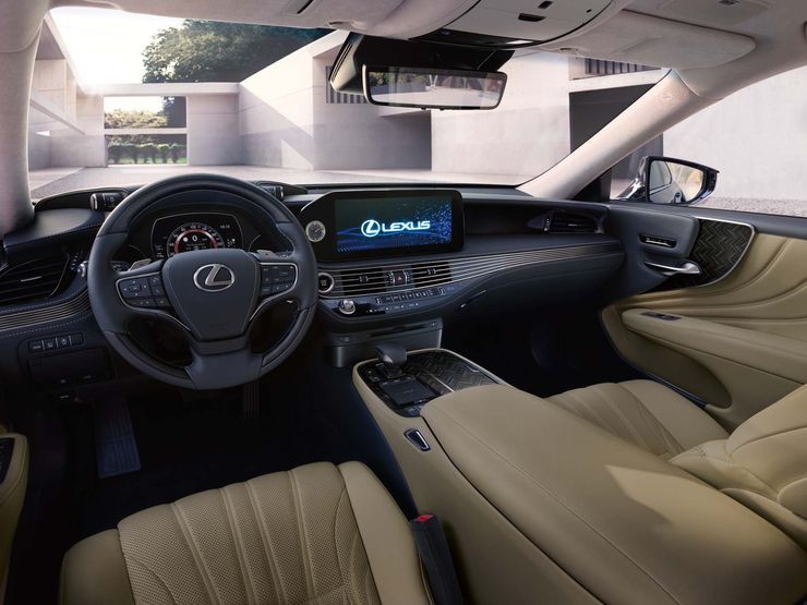 Ставший роскошнее Lexus LS доехал до России 2 Ставший роскошнее Lexus LS доехал до России