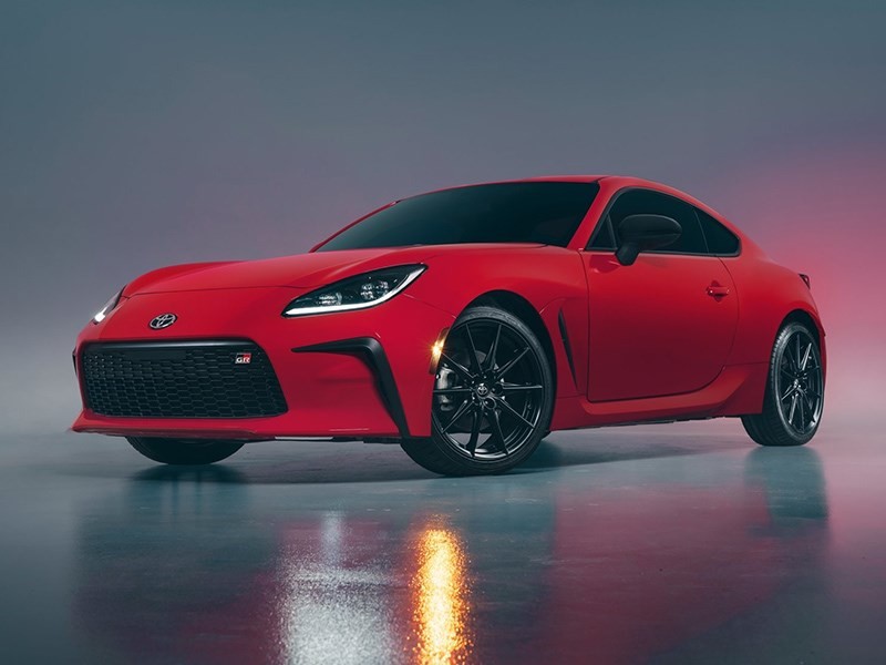 Lexus готовится к выпуску компактных спорткаров