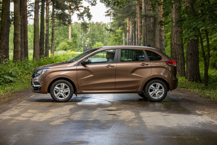 Вперед и с песней: тест-драйв обновленной Lada XRAY 2021