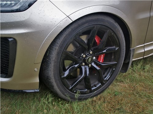 Range Rover Sport SVR: роскошно, быстро и дорого