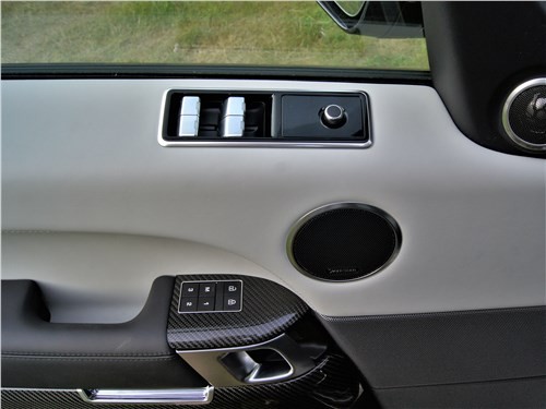 Range Rover Sport SVR: роскошно, быстро и дорого