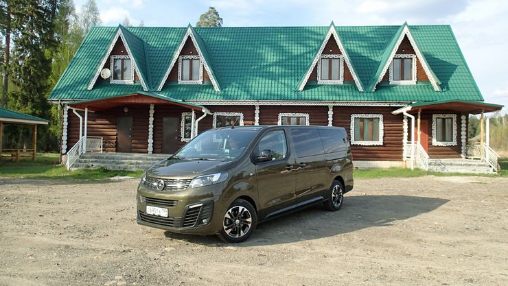Почему микроавтобус лучше кроссовера: тест-драйв Opel Zafira Life 2021