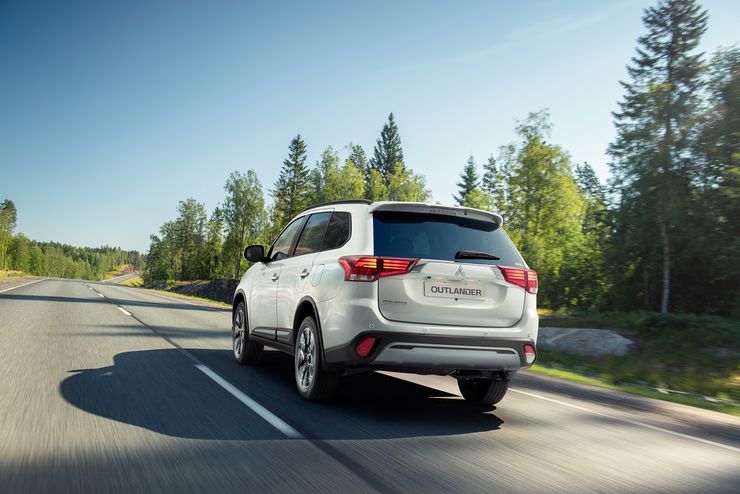 Mitsubishi привезла в Россию Outlander нового модельного года