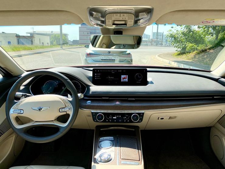 Борзость против опыта: сравнительный тест-драйв Genesis G80 и Lexus ES