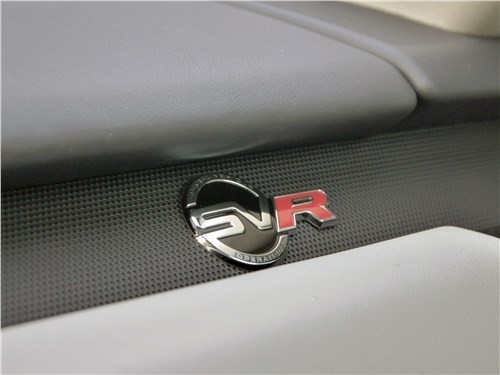 Range Rover Sport SVR: роскошно, быстро и дорого