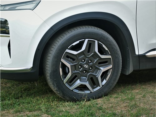 Hyundai Santa Fe - ваша семья будет ездить только на нем