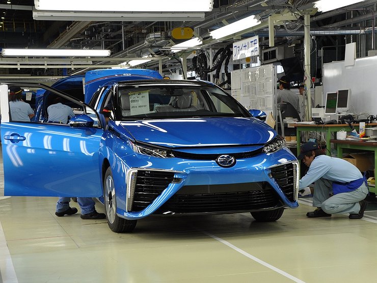 Toyota сворачивает производство машин на своих предприятиях по всему миру