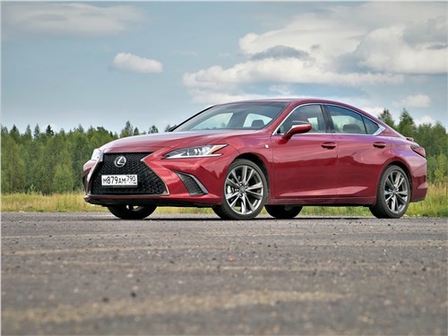 Lexus ES — взять сейчас, или подождать нового поколения?