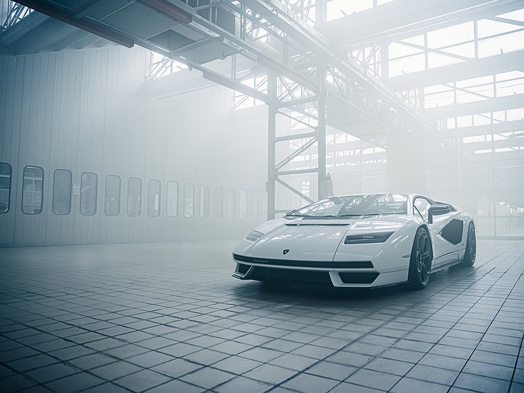 Lamborghini представила легендарную модель Countach в новом амплуа