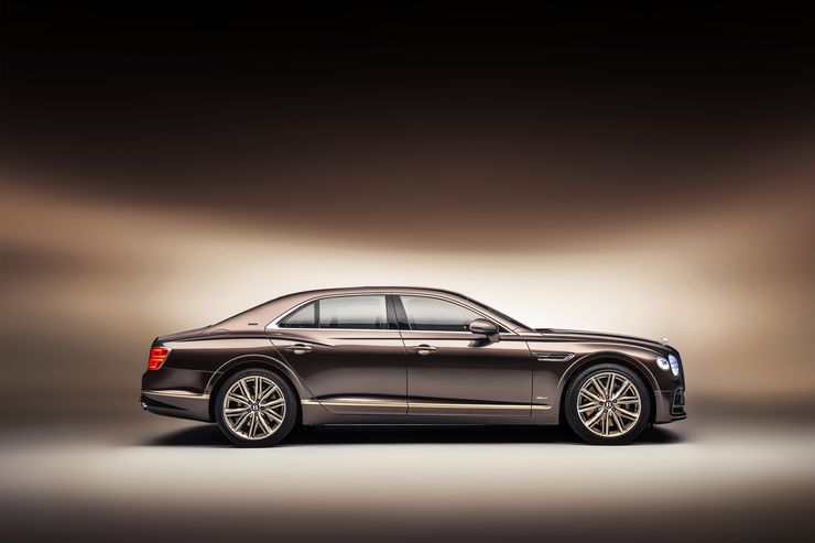 Bentley представила особую версию гибридного Flying Spur 2 Bentley представила особую версию гибридного Flying Spur