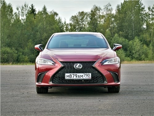 Lexus ES - взять сейчас, или подождать нового поколения?