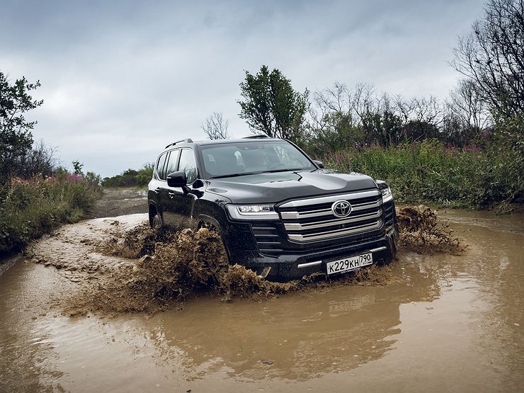 Смерть короля: тест-драйв нового Toyota Land Cruiser 300