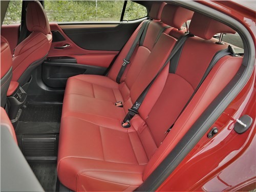 Lexus ES - взять сейчас, или подождать нового поколения?
