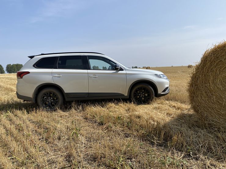 Боец «замкадья»: тест-драйв нового Mitsubishi Outlander 2021 5 Боец «замкадья»: тест-драйв нового Mitsubishi Outlander 2021